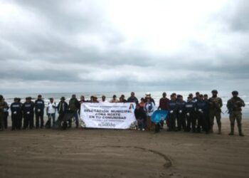 Gobierno acelera saneamiento del Golfo: van 94 toneladas de residuos retiradas