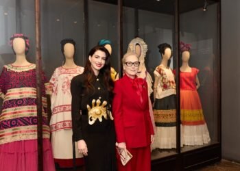 Entre moda y arte: Anne Hathaway y Meryl Streep deslumbran en la Casa Azul
