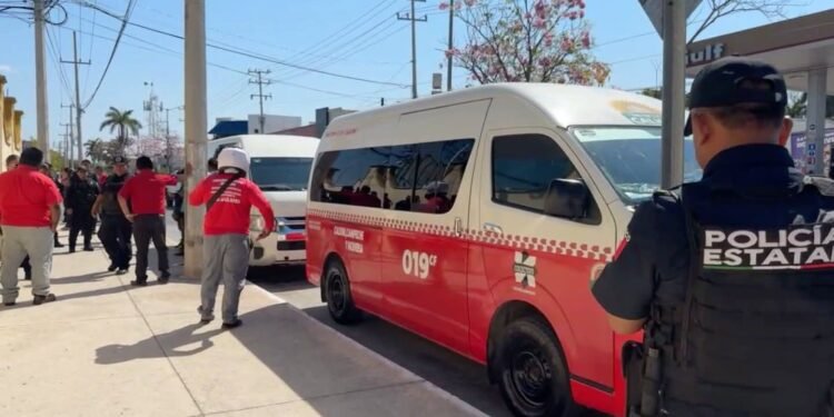 Transportistas protestan contra unidades “pirata”; exigen frenar irregularidades