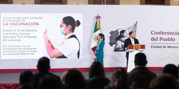 Sarampión retrocede en México: 17.2 millones de vacunas frenan contagios