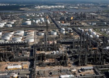 Pemex contiene derrame de diésel en Deer Park; activa protocolos de emergencia