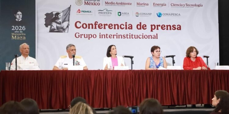 Derrame en el Golfo inició en Cantarell; Pemex dice que personal lo ocultó