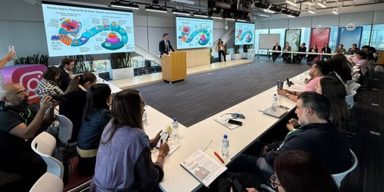 México avanza en diálogo nacional para blindar la seguridad digital de la niñez