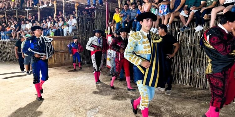 Devoción y tauromaquia: Hecelchakán vive intensa fiesta en honor al Señor de la Salud