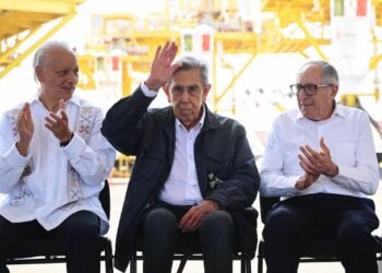 Instalan Comisión Consultiva del Petróleo; Cárdenas asume presidencia honoraria