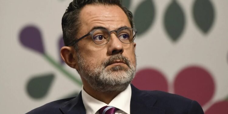 Lona de advertencia en Amecameca: diésel rebasa acuerdo de 28 pesos por litro