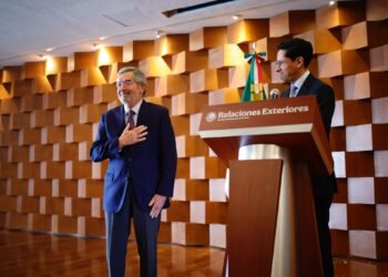 Roberto Velasco encabezará la SRE tras salida de Juan Ramón de la Fuente