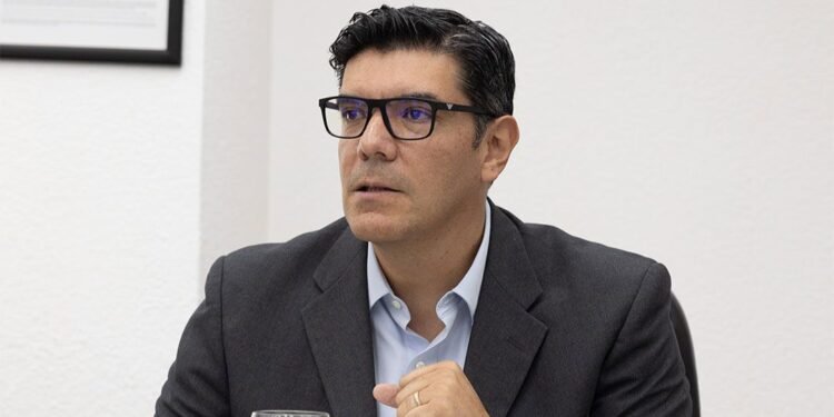 Ventas al mayoreo de vehículos pesados sube 6.7%;   producción y exportación bajan