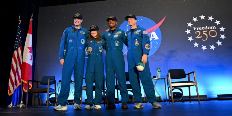 “Ver la Tierra desde lejos cambia todo”: tripulación de Artemis II da testimonio