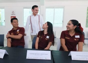 Jóvenes del CECyTEC cruzarán fronteras para formarse en Inglaterra