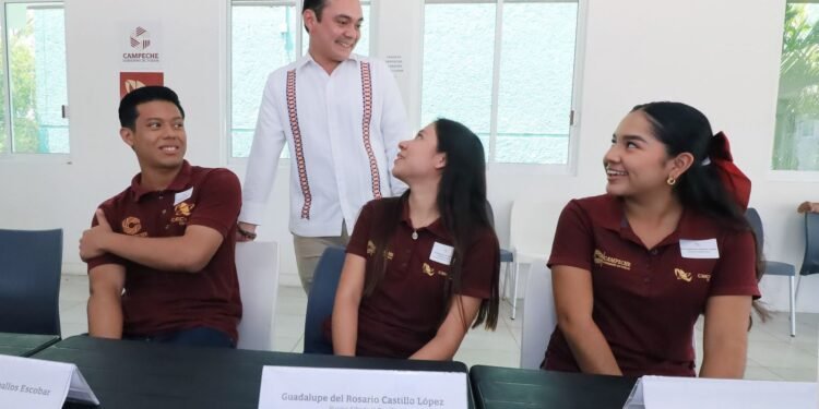 Jóvenes del CECyTEC cruzarán fronteras para formarse en Inglaterra