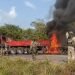 Mueren tres militares en choque e incendio de convoy en carretera Carmen-Frontera