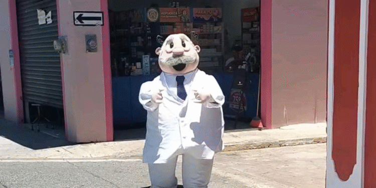 Dr. Simi no decepciona. Así se robó el show en el festejo del Día del Niño