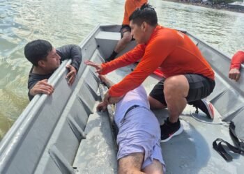 Marina salva a hombre al borde del ahogamiento en Champotón
