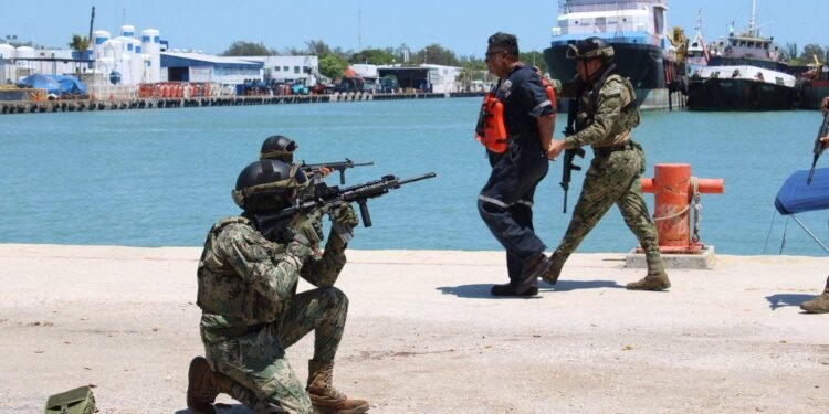 ¿Está preparado el puerto ante un ataque? Esta es la respuesta de la Marina