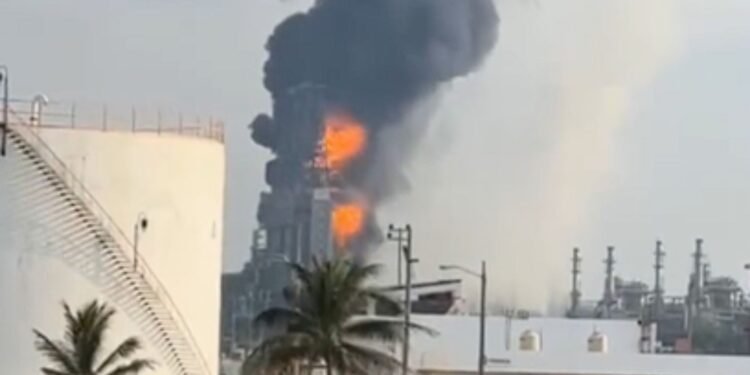 Incendio en Dos Bocas activa alertas; se movilizan los cuerpos de emergencia