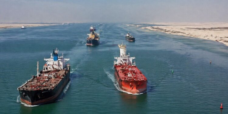 Irán abre Ormuz y alivia presión sobre rutas clave del petróleo