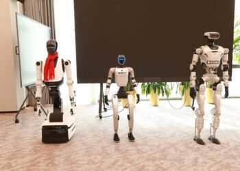Robots ya no solo imitan: corren medio maratón y rompen récord humano