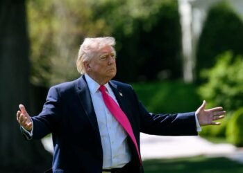 Trump extiende alto al fuego con Irán tras petición de Pakistán; mantiene bloqueo militar