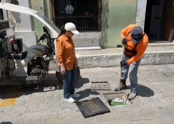 Refuerzan seguridad en el Centro Histórico de Campeche con nuevas tapas de registro