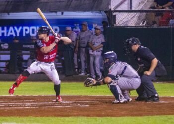 Piratas arrasan en casa y apagan a Tigres en el arranque