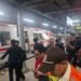 Tragedia ferroviaria en Indonesia: tren embiste a otro detenido. Esto pasó