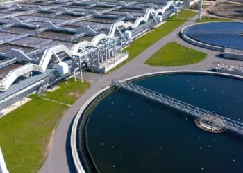 Empresas enfrentan presión hídrica en el Día de la Tierra