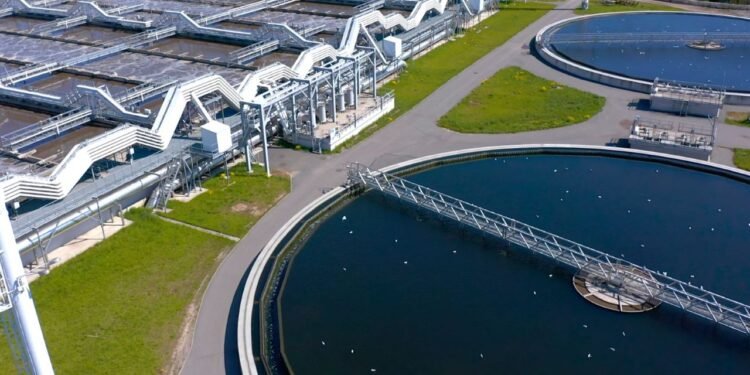 Empresas enfrentan presión hídrica en el Día de la Tierra