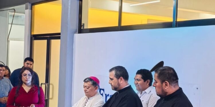 Colegio Diocesano estrena auditorio dedicado a Monseñor Canto Sosa