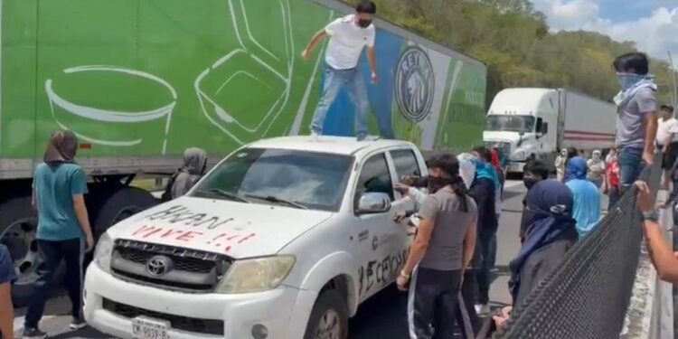 ¿Te tocó el bloqueo? Esto pasó en la carretera de Hecelchakán