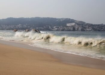 México identifica zonas clave para generar electricidad con el oleaje