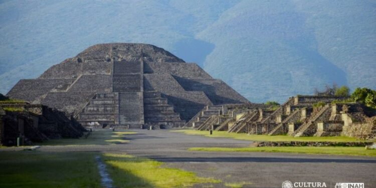 ¿Se podía subir a la Pirámide de la Luna? Esto dice el INAH