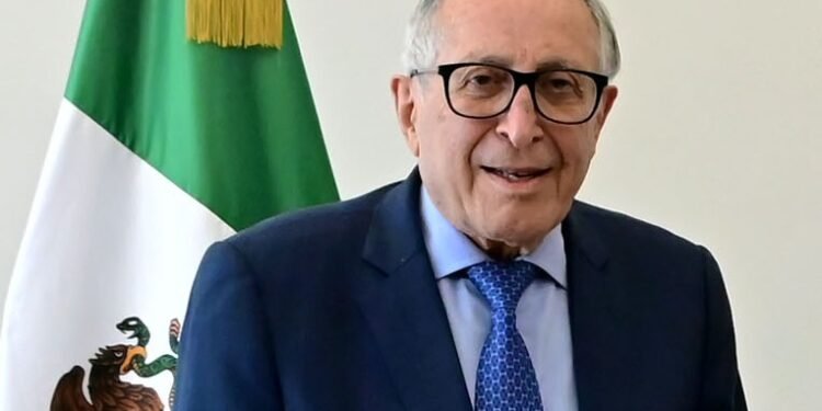 Investigan sueros por posible contaminación bacteriana