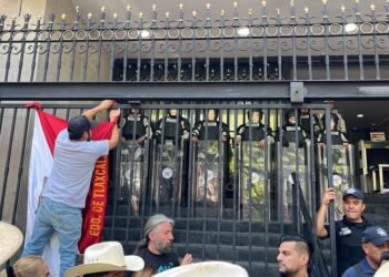 Productores bloquean Segob tras exigir ingreso total a mesa de diálogo