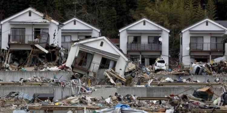 Sismo de 7.7 en Japón genera evacuaciones y temor por posible megaterremoto