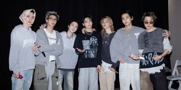 ARMY madruga por BTS y termina entre gritos, filas y acusaciones de reventa