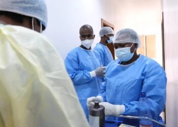 ¿Ébola fuera de control? los hospitales del Congo colapsan y el mundo entra en alerta