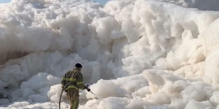 ¿Por qué hay espuma tóxica en Hidalgo? Preocupa el agua contaminada de presa
