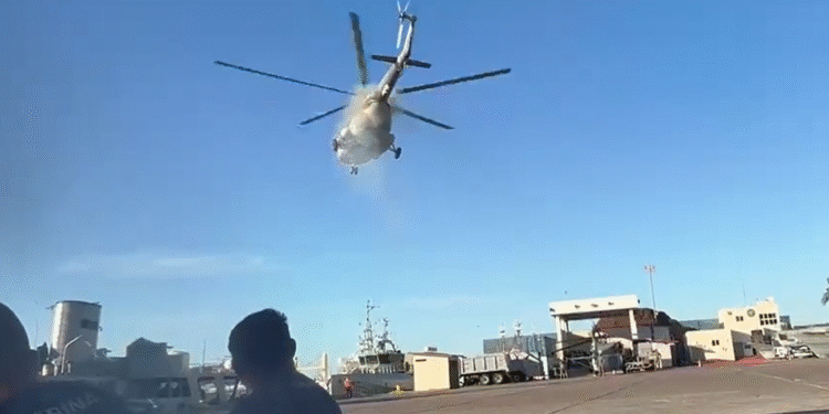 Momento crítico en el aire: helicóptero se desploma y piloto logra salvar a todos