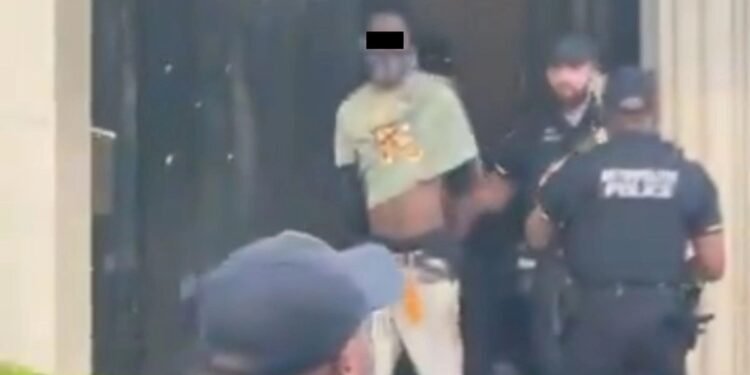 Tensión en Washington: hombre armado entra al Instituto Cultural Mexicano