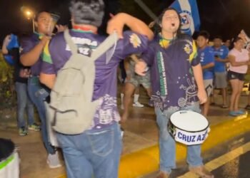 ¿Cómo celebraron la décima del Cruz Azul? La pasión celeste tiñó de azul el malecón