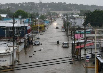 ¡Campeche bajo el agua! fuertes lluvias colapsan avenidas y desatan caos vial
