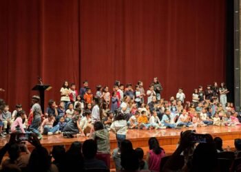 ¿Tu hijo canta o sueña con tocar un instrumento? Esta convocatoria es para él