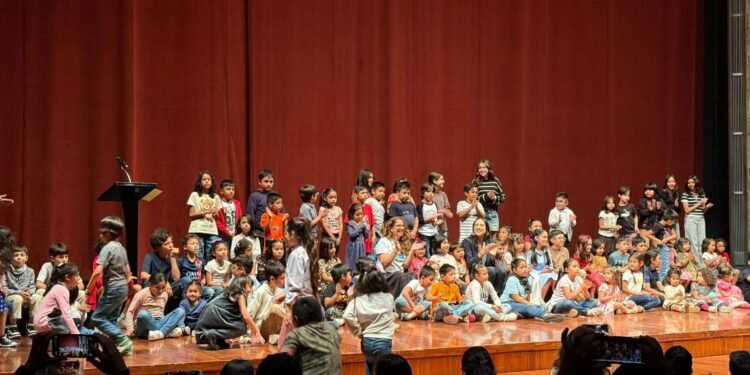 ¿Tu hijo canta o sueña con tocar un instrumento? Esta convocatoria es para él