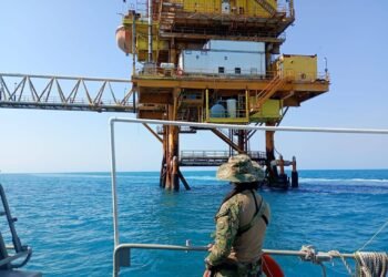 Ni pesca ilegal ni amenazas: Marina “blinda” la Sonda de Campeche