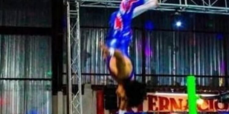 “Piloto Suicida” no logró levantarse: así fue la tragedia que conmociona a la lucha libre