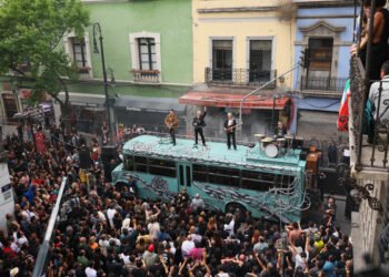 “Street of Dreams”: así fue la inesperada aparición de U2 en CDMX