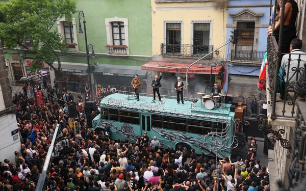 “Street of Dreams”: así fue la inesperada aparición de U2 en CDMX