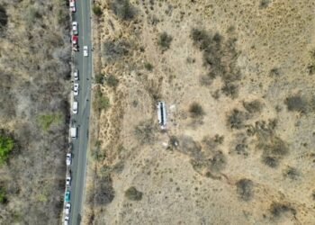 Autobús de pasajeros se vuelca en límites de Jalisco y Nayarit; deja 11 personas sin vida y más de 30 heridos