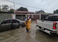 ¡Héroe entre las aguas! Rescata a familia atrapada por inundación